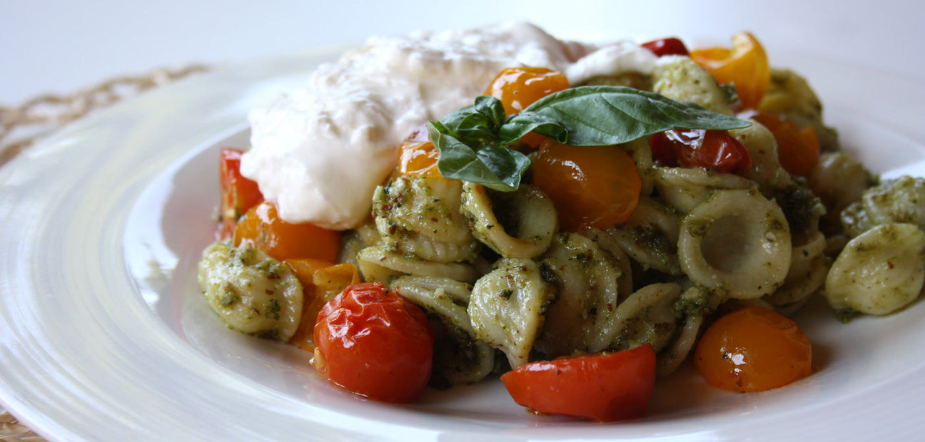 ORECCHIETTE CON PESTO DI BASILICO POMODORINI E STRACCIATELLA