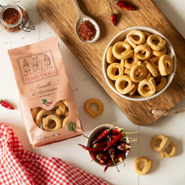 Taralli Savoury Rings with Chili - Terre dei Trulli Terre dei Trulli - Snacks @Mercato Gourmet | Your Italian Gourmet Supermarket